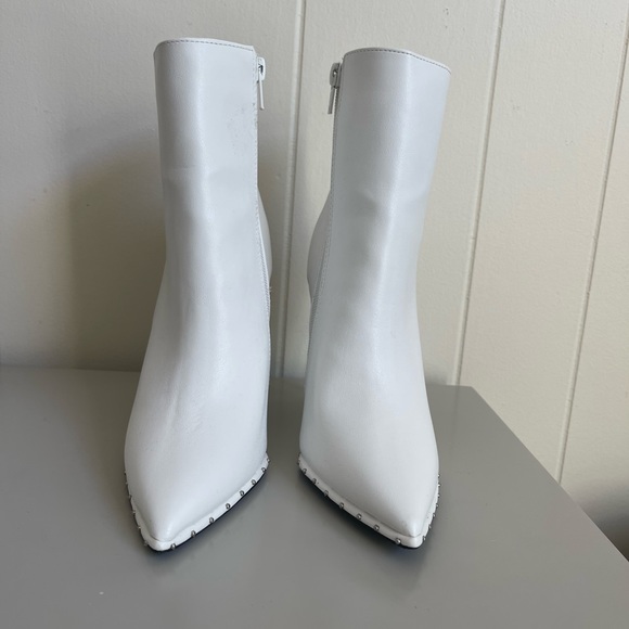 White stiletto Boots - Picture 2 of 4